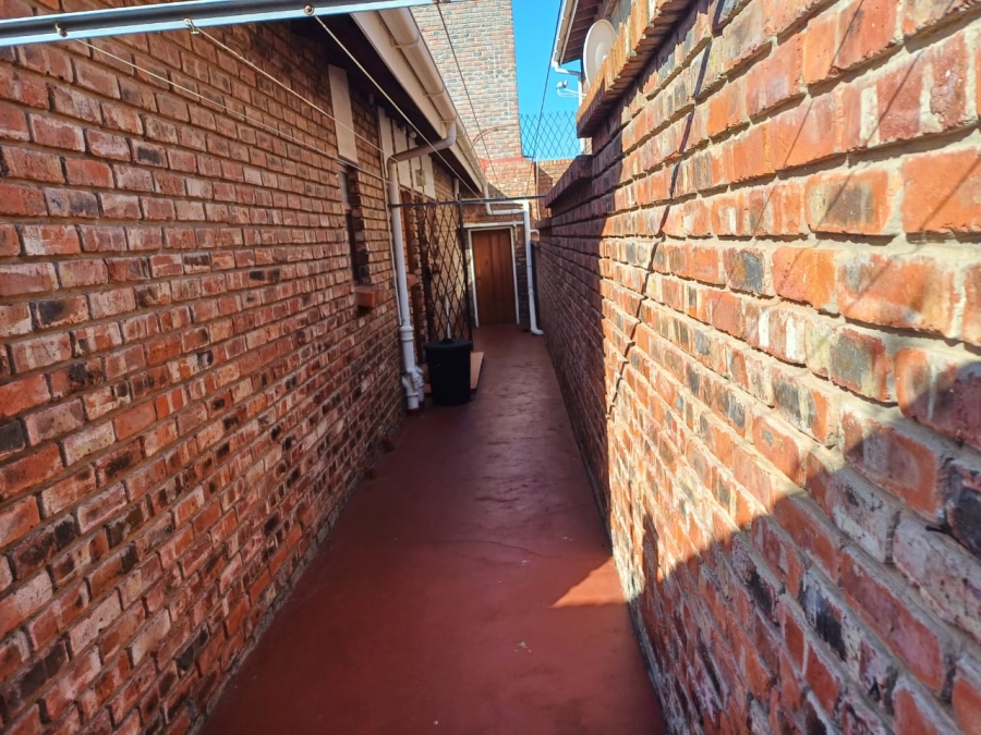 3 Bedroom Property for Sale in Deoville Park Western Cape